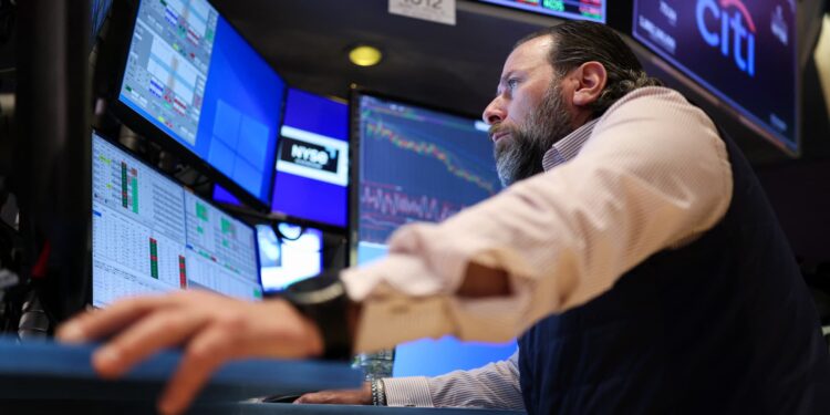 Dollar General es una compra a medida que los consumidores se negocian, dice este estratega