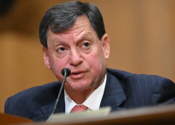 La elección de Trump para liderar el Seguro Social enfrenta preguntas sobre la participación de Duge