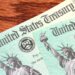 Siguiente para el Seguro Social y el IRS: No más cheques en papel