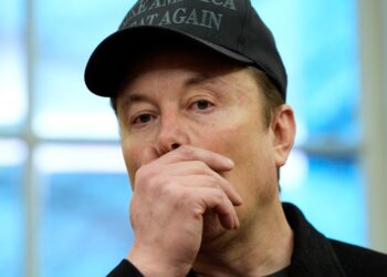 Tesla vuelve a caer mientras los inversores rescatan a la compañía de vehículos eléctricos de repente de Elon Musk