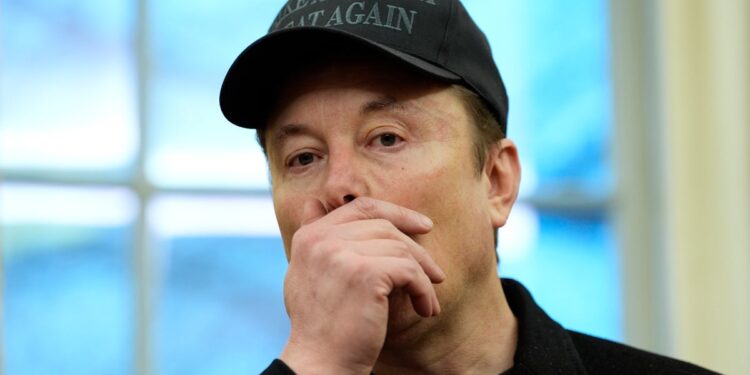 Tesla vuelve a caer mientras los inversores rescatan a la compañía de vehículos eléctricos de repente de Elon Musk