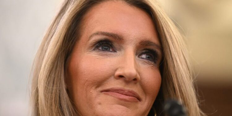 Loeffler: SBA reubicará 6 oficinas de ‘Ciudades santuario’