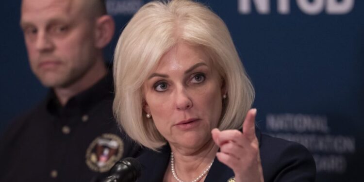 La junta de seguridad exige la prohibición de helicópteros en ciertas rutas cerca del aeropuerto de DC: ‘riesgo intolerable’