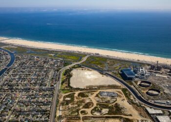 El proyecto de reurbanización de Huntington Beach obtiene $ 61 millones Refi