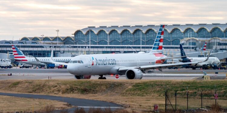Avión canceló aterrizaje en Reagan Washington National para evitar el vuelo de partida