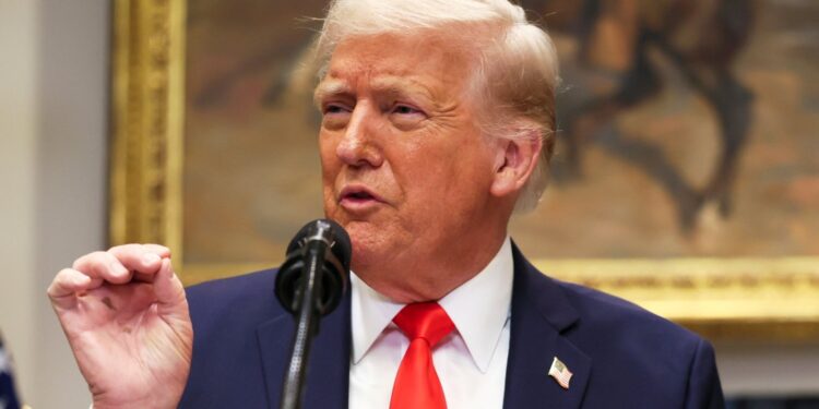 Aquí está lo último, ya que Estados Unidos impone aranceles a los bienes de Canadá y México.