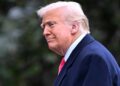 Las calificaciones de aprobación económica de Trump se hunden a medida que crecen los temores de inflación