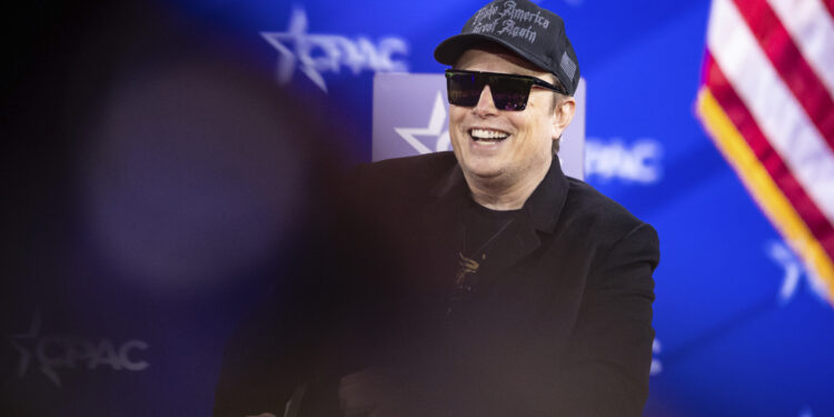 Musk golpea a un competidor de Starlink en medio de preguntas sobre un contrato de FAA de $ 2.4B