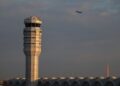La FAA investiga múltiples advertencias de colisión falsas en vuelos que se acercan al aeropuerto de DC