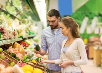 Grocery Store Gotchas: 12 artículos escandalosamente caros y formas fáciles de pagar menos