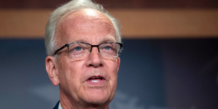 Los senadores cuestionarán al alto funcionario del ejército en el accidente del aeropuerto nacional