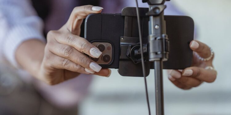 Cómo encontrar finfluencers confiables: más, 5 a seguir ahora mismo