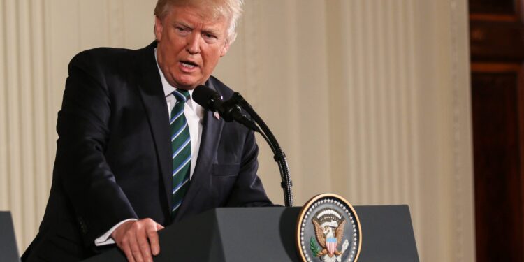 ¿Pesadilla de la deuda estudiantil? Las 5 mayores amenazas de Trump para prestar el perdón