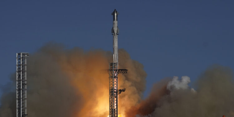 El tráfico de la FAA terrestre en cuatro aeropuertos de Florida después de que SpaceX Craft se separe