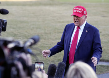 La guerra comercial de Trump chispa amplia reacción violenta