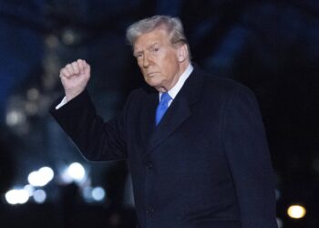 Nosotros para duplicar los aranceles sobre el acero y el aluminio canadiense, anuncia Trump