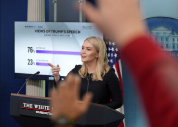 Trump hace una pausa para Canadá, México Auto Tarifas