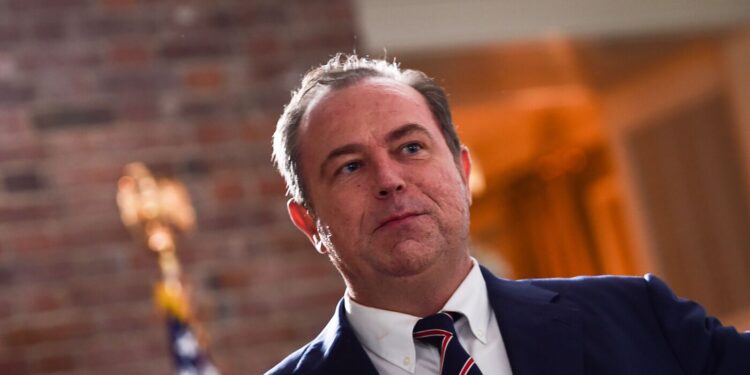 El CEO de NewsMax, Ruddy, en el Centro de Audiencia de la Corte sobre reclamos de fraude electoral: NPR