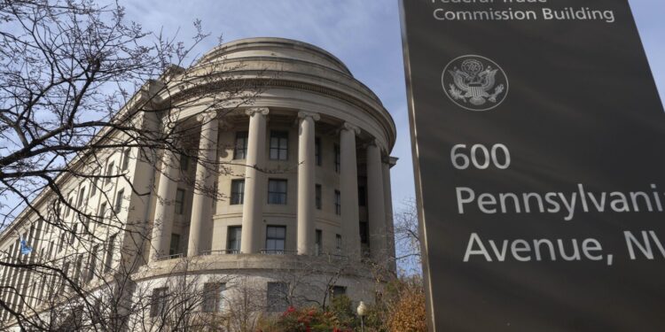 FTC solicita retrasar la prueba de Amazon citando recursos, luego retroceso: NPR