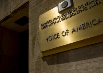 Voice of America La investigación de sesgo provoca preocupaciones sobre la intromisión política: NPR