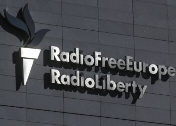 Radio Free Europe demanda a la administración Trump sobre subvención cancelada: NPR