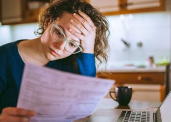 La mayoría de los estadounidenses están estresados ​​financieramente por la agitación arancelaria: encuesta CNBC