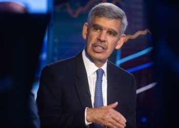 Mohamed El-Erian dice que los aranceles de Trump se arriesgan a la recesión estadounidense