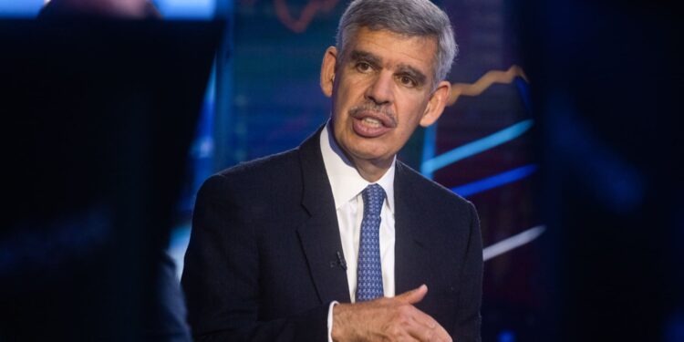 Mohamed El-Erian dice que los aranceles de Trump se arriesgan a la recesión estadounidense
