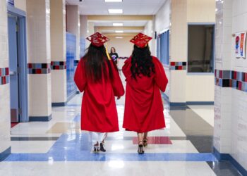 Los estudiantes de primer año de la universidad entrante pueden tener $ 40k en deuda estudiantil al graduarse