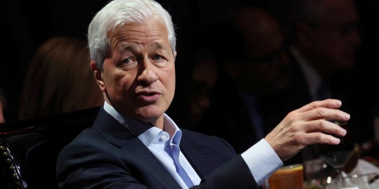Jamie Dimon dice que una recesión es “probablemente resultado” de la agitación arancelaria de Trump