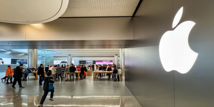 Acciones que realizan los movimientos más grandes Premarket: AAPL, BA, JPM