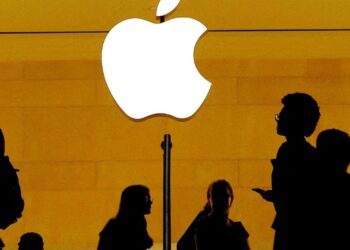 Existencias que hacen los movimientos más grandes del mediodía: AAPL, Baba, PLTR