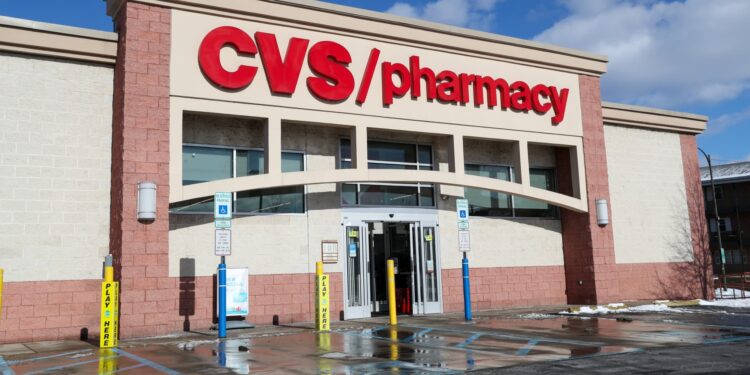 Existencias que hacen los movimientos más grandes después de las horas: CVS, Avgo, Hum