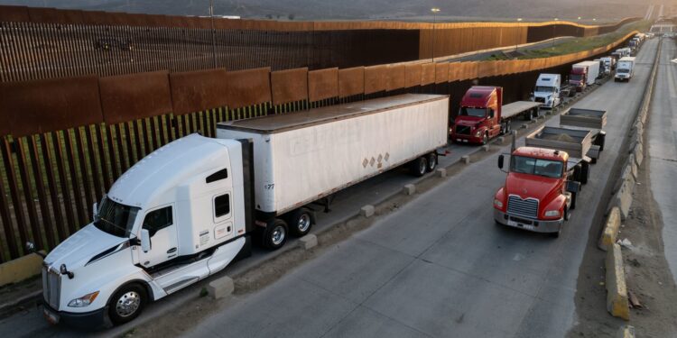 El efecto de los aranceles de Trump en los precios del consumidor debate por economistas