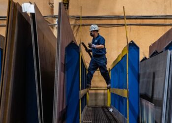 X, tsla, dltr, aapl y más