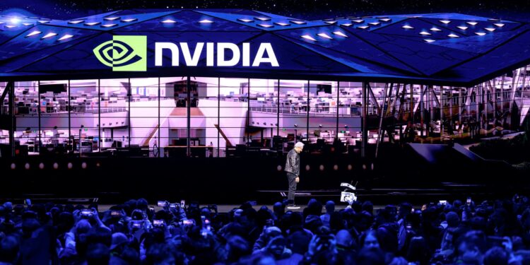 UAL, NVDA, TSLA, TRV y más