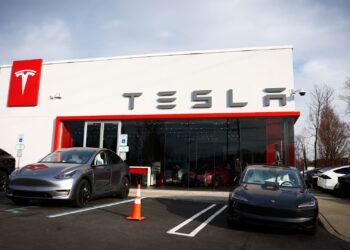 Acciones que realizan los movimientos más grandes Premarket: Tesla, Nvidia, Sr. Cooper, Hut 8 y más