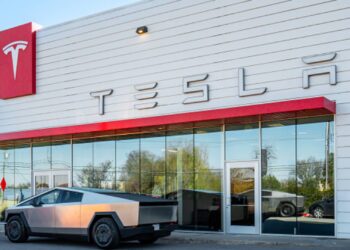 Acciones que realizan los movimientos más grandes Premarket: Tesla, Stellantis, US Steel, Carmax, Delta Air Lines y más