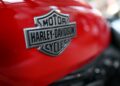 Acciones que realizan los movimientos más grandes del mediodía: Capri, Janover, Harley-Davidson, Carmax, US Steel y más