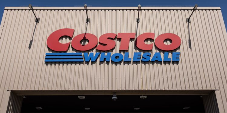 Esta acción está formando un patrón de gráfico de ‘copa y mango’, dice Danielle Shay de Simple Trading.