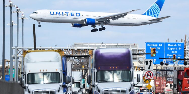 Existencias que realizan los movimientos más grandes Premarket: BAC, BA, JNJ