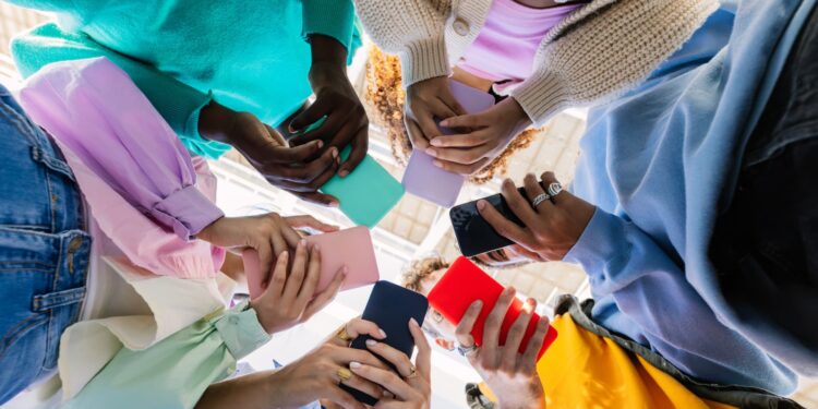 Las finanzas reguladas deben generar confianza con la generación Z