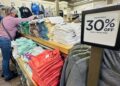 Cómo una guerra comercial podría afectar el precio de la ropa