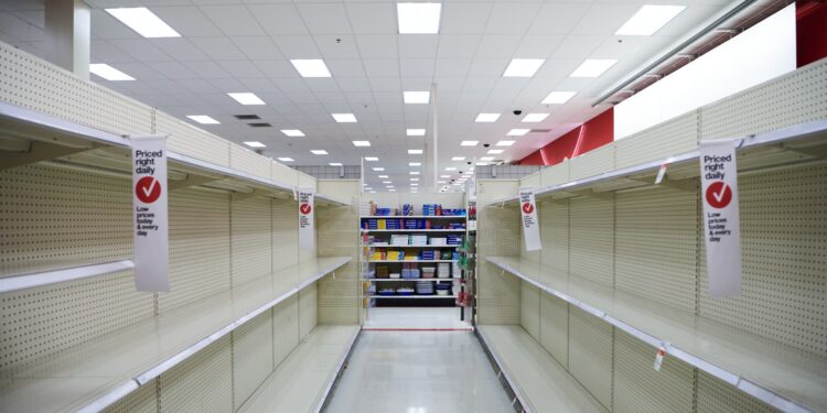 Estantes vacíos, los despidos de camiones conducen a la recesión en la línea de tiempo de la guerra comercial de Apolo