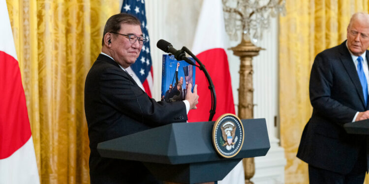 Trump tiene emociones mixtas hacia Japón