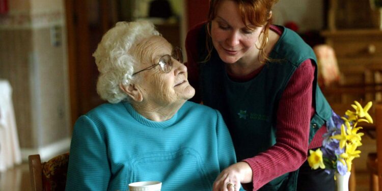 Los miedos financieros de la generación de sándwich sobre los padres envejecidos