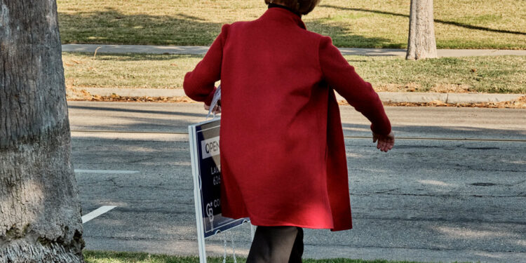 Las corredoras de bienes raíces luchan por cómo se deben enumerar las casas para la venta