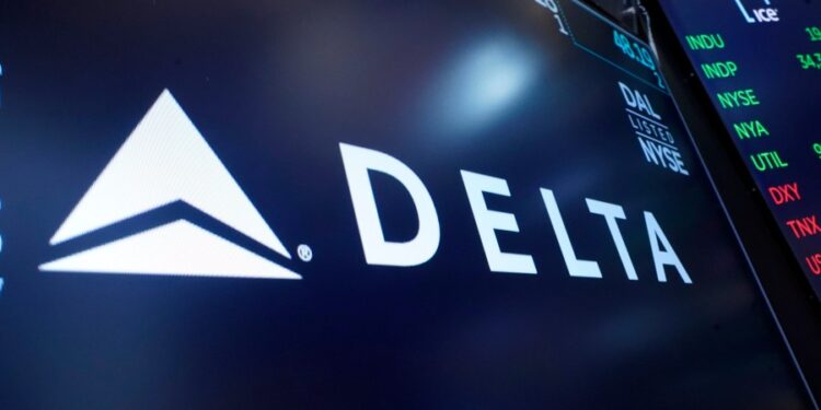 Delta Flight evacuado después de que el motor se incendia