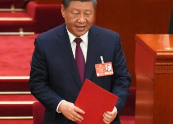 Las exportaciones de China saltan 12.4% y las importaciones cayeron cuando Trump empujó los aranceles estadounidenses más altos