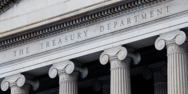 Los planes de desregulación de Bessent aumentarían los préstamos hipotecarios para los bancos